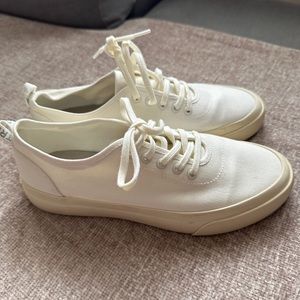 Everlane women’s off-white canvas sneakers, size 8